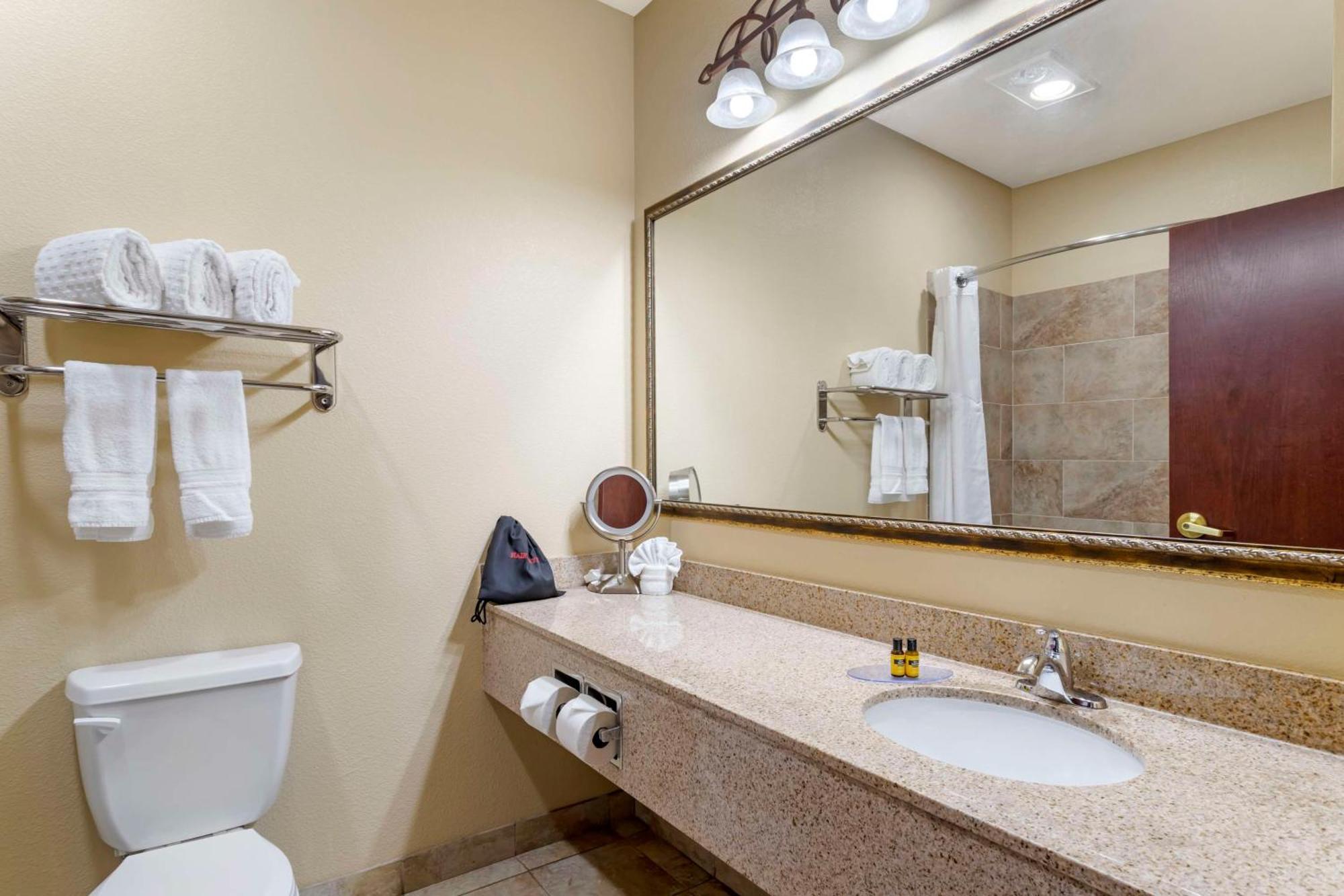 Best Western Plus Crown Colony Inn & Suites Лафкін Екстер'єр фото