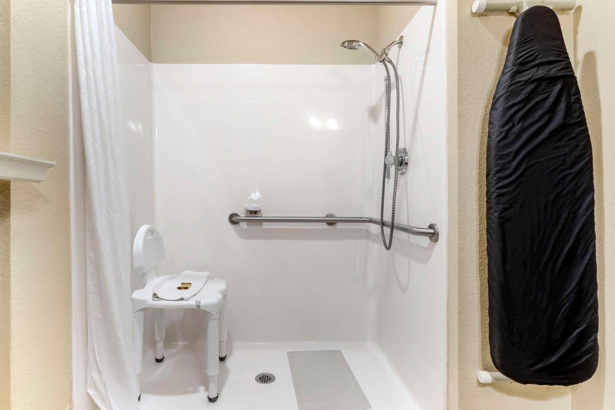 Best Western Plus Crown Colony Inn & Suites Лафкін Екстер'єр фото