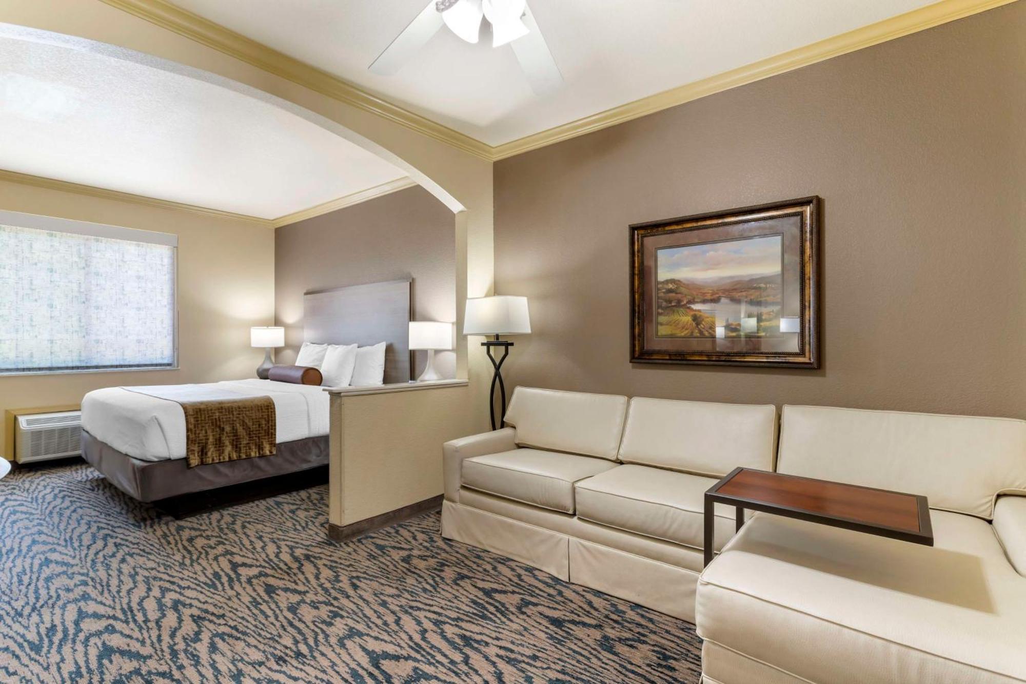 Best Western Plus Crown Colony Inn & Suites Лафкін Екстер'єр фото