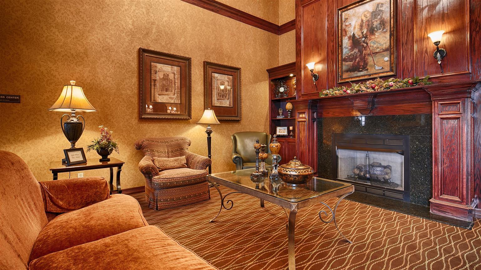 Best Western Plus Crown Colony Inn & Suites Лафкін Екстер'єр фото