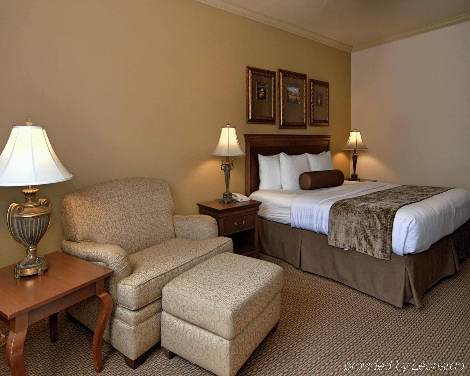 Best Western Plus Crown Colony Inn & Suites Лафкін Екстер'єр фото