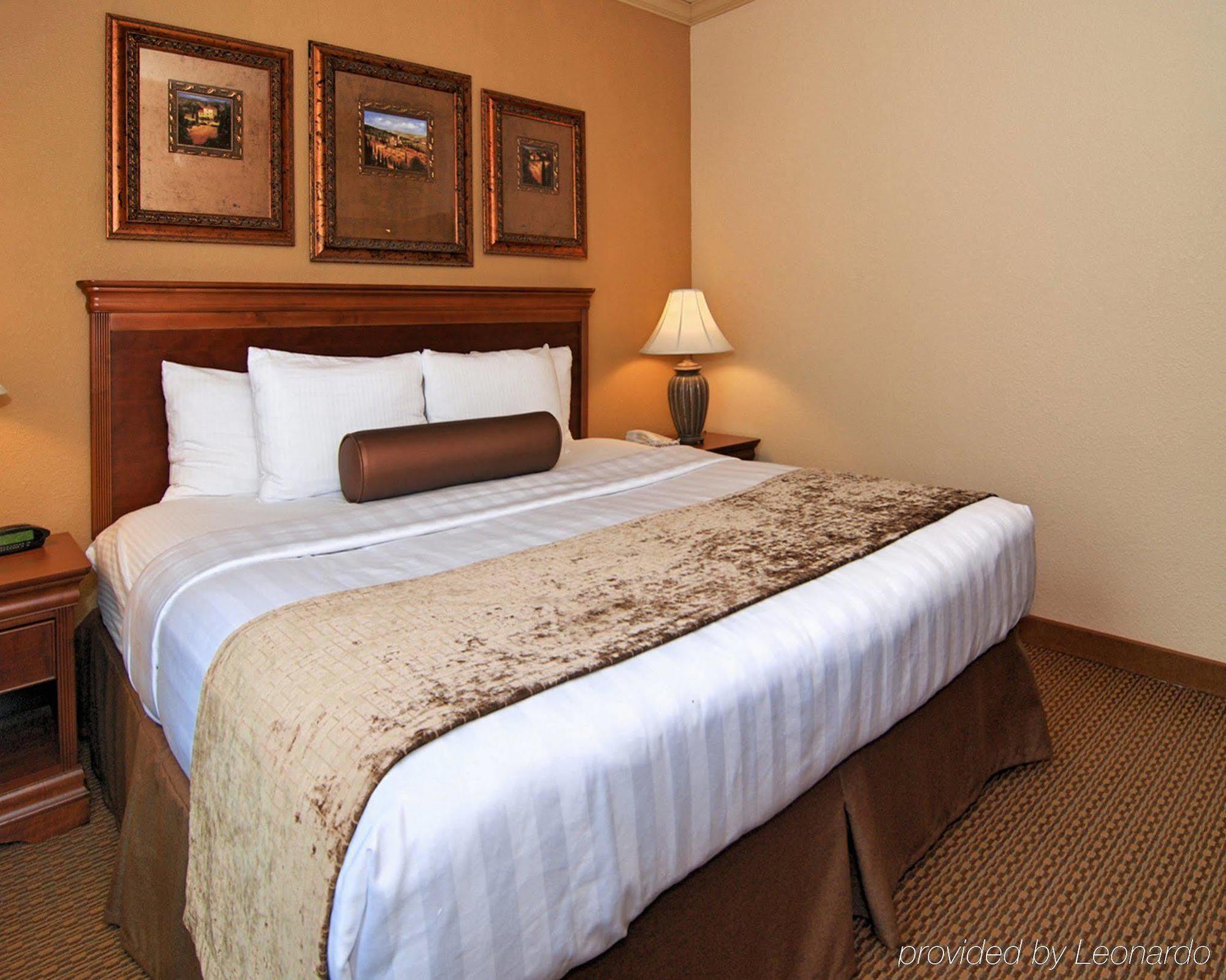 Best Western Plus Crown Colony Inn & Suites Лафкін Екстер'єр фото