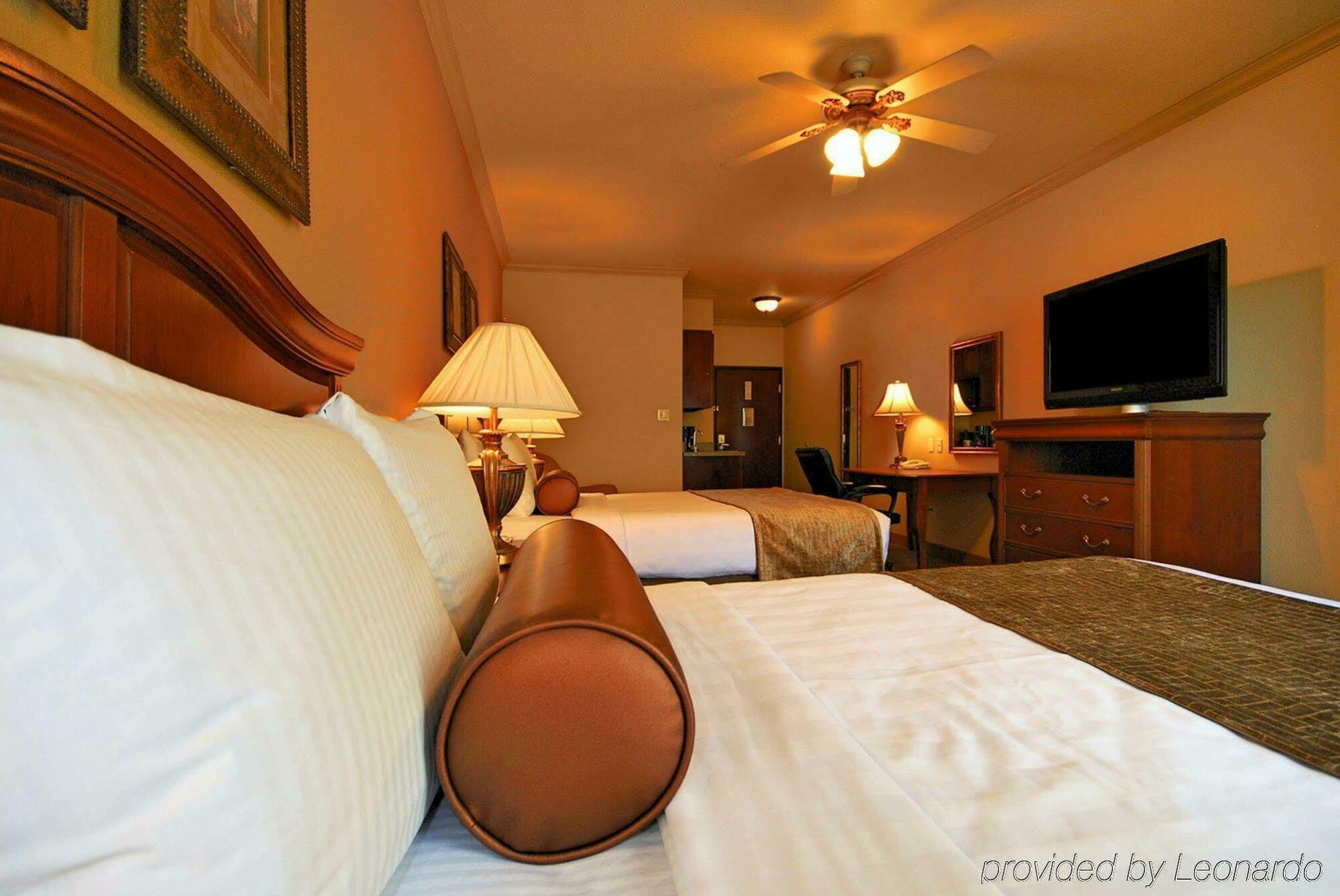 Best Western Plus Crown Colony Inn & Suites Лафкін Екстер'єр фото